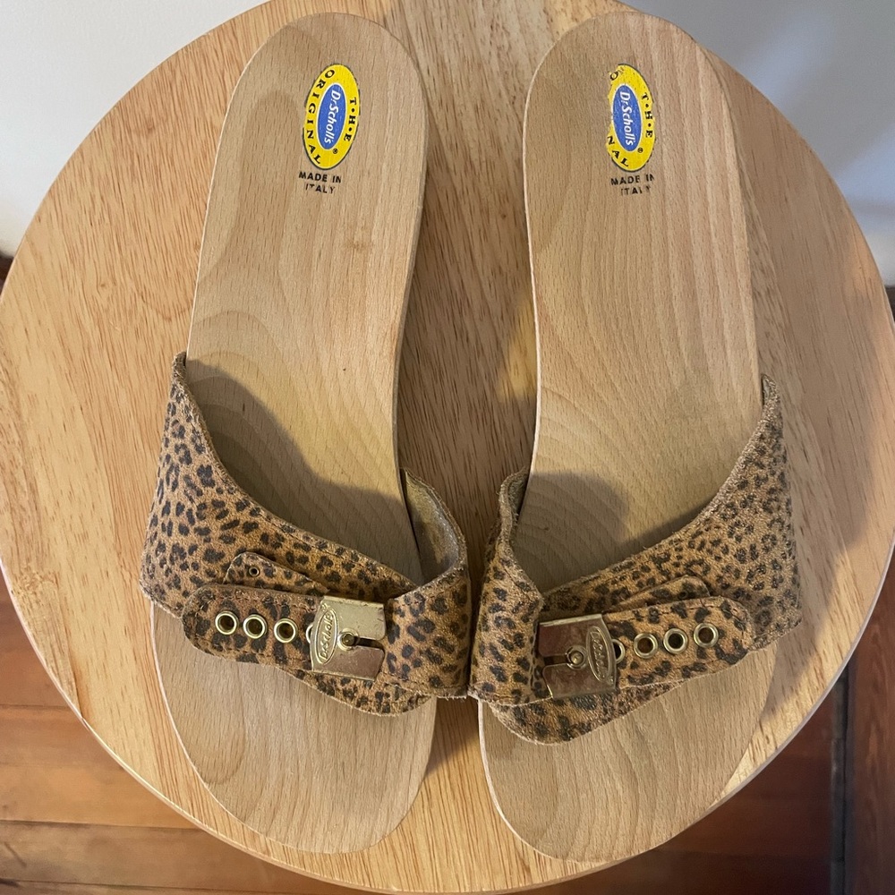 Vintage - Dr. Scholl’s - Suede Leopard print wooden sandals - Sz 9